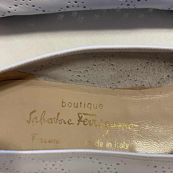 Salvatore Ferragamo white shoes. Made in Italy. - Picture 3 of 12